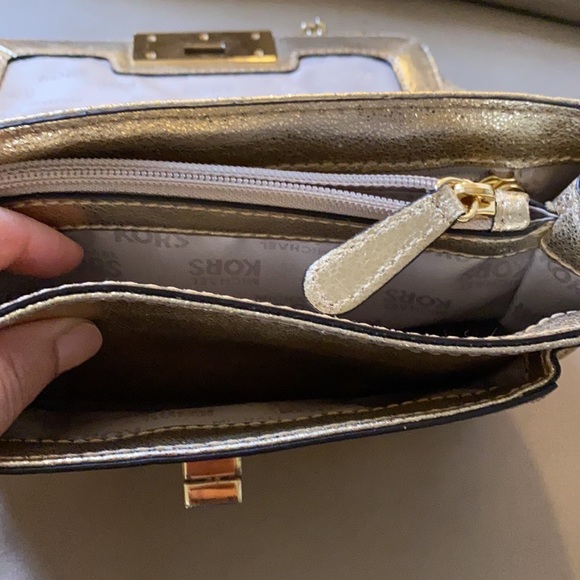 Michael Kors bag - Picture 7 of 16